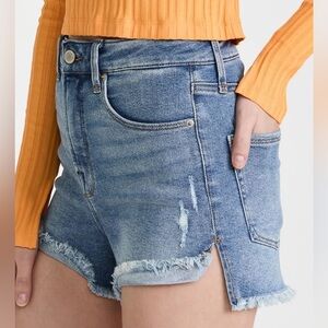 Good American Good Curve Shorts